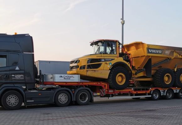 Transport wozidła budowlanego VOLVO