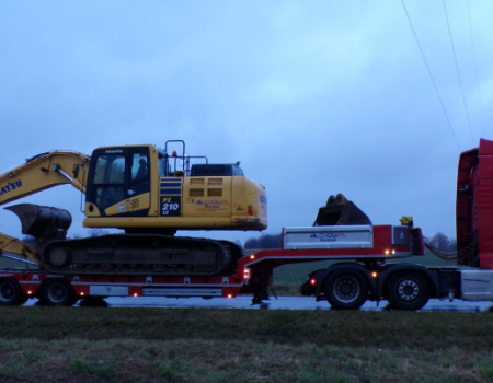 Transport koparki gąsienicowej KOMATSU PC 210